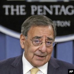 US Secretary of Defense Leon Panetta at the Pentagon, in Arlington, Virginia, January 5, 2012 (file photo).
