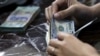 Ngân hàng Nhà nước Việt Nam mua đôla để tăng dự trữ ngoại hối sau khi bán tháo