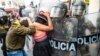 Polisi Bubarkan Protes Anti-pemerintah di Peru