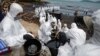 Oil Spill Spreads Along Thai Island, Threatens Mainland