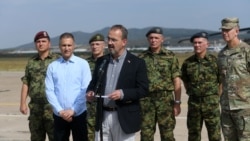 Ambasador Godfri na zajedničkoj vojnoj vežbi padobranaca SAD i Srbije