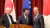 L'UE et le Japon signent un vaste accord commercial, envoyant un "message" à Trump