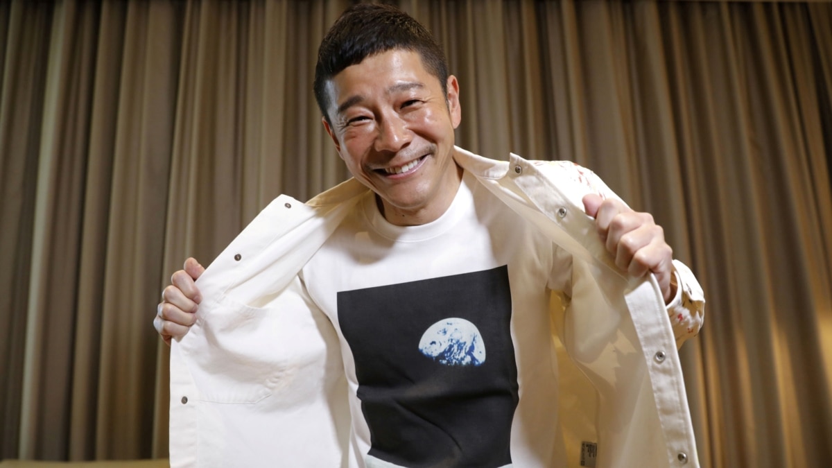 Japanese Billionaire Offers Trip around the Moon - Vimarsana News