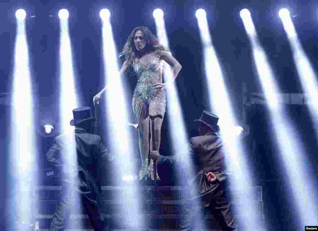 Singer Jennifer Lopez performs during her concert in Dubai Media City November 22