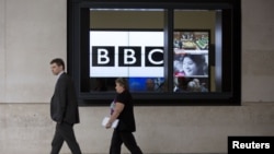 Kantor pusat siaran BBC di London (foto: dok). Tiga wartawan BBC dituduh menyamar sebagai mahasiswa dalam kunjungan ke Korea Utara. 
