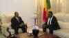 Novo primeiro-ministro do Mali, Diango Cissoko, e o presidente interino maliano, Dioncounda Traore. 