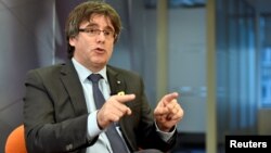 El líder separatista obtuvo el apoyo del ERC el martes por la noche en Bruselas, según un portavoz de la formación JuntsxCat que lidera Puigdemont.