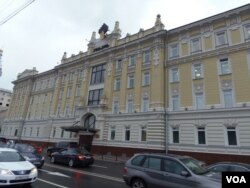 位于莫斯科克里姆林宫附近的罗斯石油公司总部大楼。(美国之音 白桦)