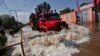 Tentara Pakistan, India Evakuasi Korban Banjir