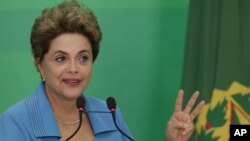 Hasil survei menunjukkan 62 persen rakyat Brazil menghendaki Presiden Dilma Rousseff untuk mundur (foto: dok).