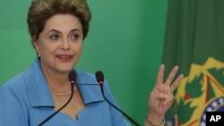 Tres de los siete ministros originales del partido del vicepresidente Tamer, que eran parte del gobierno de Rousseff, renunciaron el jueves.