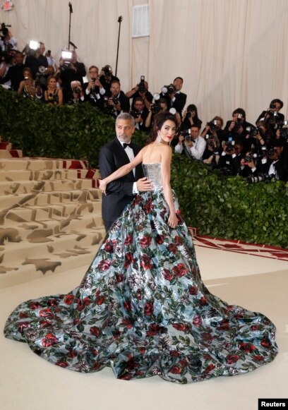 New York, NY, USA. 7th May, 2018. Madonna at arrivals for Heavenly Bodies:  Fashion and the Catholic Imagination Met Gala Costume Institute Annual  Benefit - Part 4, Metropolitan Museum of Art, New