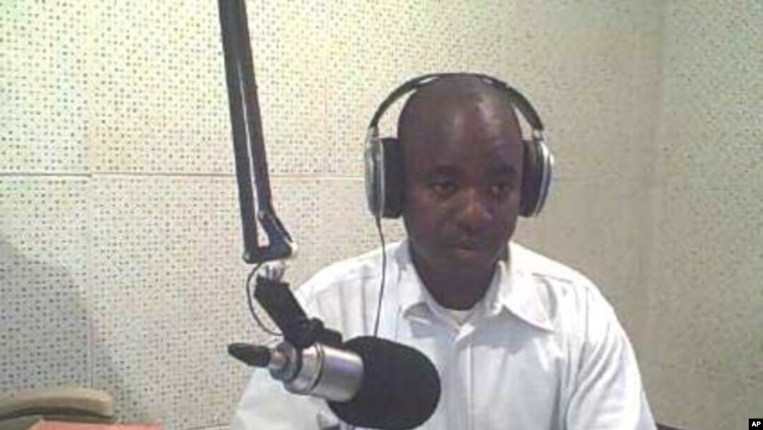 Un journaliste d'une radio au Malawi.