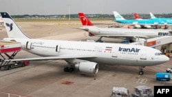 네덜란드 암스테르담 국제공항에 '이란에어' 소속 에어버스 A300 여객기가 서 있다. (자료사진)