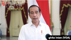 Presiden Jokowi perintahkan Kemenkes untuk turunkan harga PCR di kisaran Rp450 ribu-Rp550 ribu dalam tangkapan layar. (Foto: VOA/Ghita Intan)