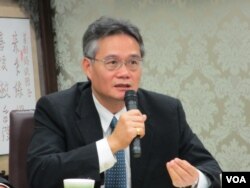 淡江大学战略研究所教授 翁明贤 (美国之音张永泰拍摄)