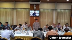 တနိုင်ငံလုံး အပစ်ရပ်ရေး NCA လက်မှတ်ထိုးနိုင်ဖို့နဲ့ ပူးတွဲကိုယ်စားလှယ်ဖွဲ့စည်းရေး မြန်မာအစိုးရကိုယ်စားလှယ်အဖွဲ့နဲ့ တိုင်းရင်းသားလက်နက်ကိုင်အဖွဲ့တို့ မနေ့က တွေ့ဆုံဆွေးနွေးခဲ့ကြစဉ်။ (ဓာတ်ပုံ-ဦးညိုအုန်းမြင့်)