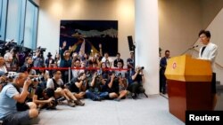 香港特首林鄭月娥2019年8月27日在香港對媒體發表講話。