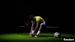 Tuyển thủ Brazil Neymar quảng cáo cho Nike.