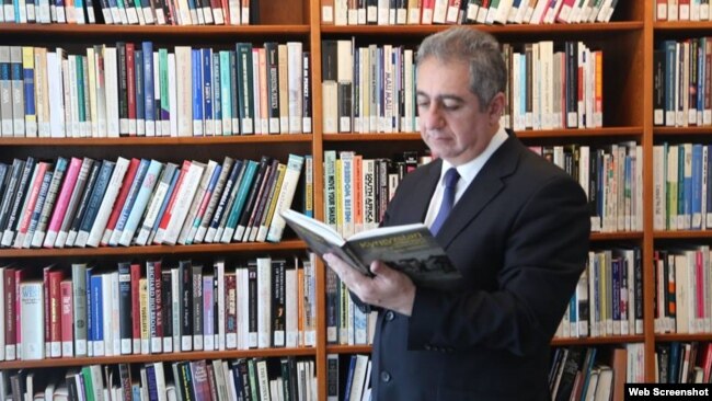 Qubad İbadoğlu (Foto Qubad İbadoğlunun Facebook səhifəsindən götürülüb)