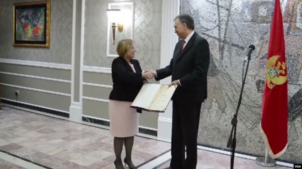 Presidenti i Malit të Zi nderon Zërin e Amerikës