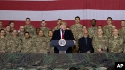 Le président Donald Trump s’adresse aux militaires lors d’une visite surprise en Afghanistan, le jeudi 28 novembre 2019 (Photo AP / Alex Brandon)