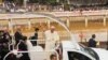 Đức Giáo Hoàng Phan Xi Cô cử hành thánh lễ ngoài trời ở Uganda