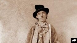 Snimljena negdje krajem 1879, ili početkom 1880., to je jedina poznata fotografija Billyja Kida. Prodana je na dražbi 2011. za 2,3 milijuna dolara, najviša ikad postignuta cijena za jednu povijesnu fotografiju