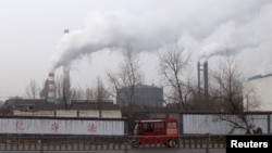 중국 산둥성 린이의 철강 공장. 산둥성은 중국 내 북한산 무연탄 수입 1위 지역으로, 수입한 무연탄은 철강 공장 등에서 주로 소비하는 것으로 알려졌다. (자료사진)