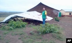 The ANC said it had built many houses for Eastern Cape citizens over the past few years, but the DA says many of the homes have fallen down
