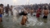 30 triệu tín đồ Hindu tắm sông rửa tội 