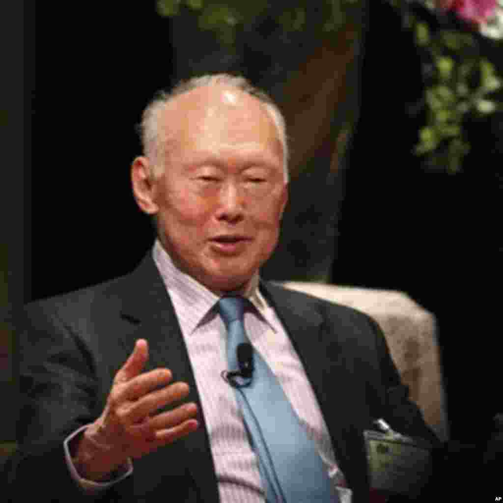 Mantan perdana menteri Singapura, Lee Kuan Yew, berbicara dalam Konferensi Internasional mengenai Masa Depan Asia, di Tokyo, 20 Mei 2010. (AP/Shuji Kajiyama)