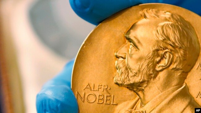 노벨 수상자에게 주는 메달.