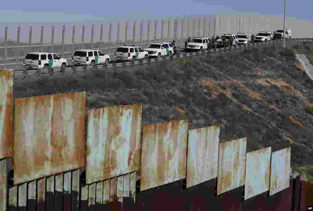 پرزیدنت ترامپ می گوید خطر ورود جنایتکاران از مرز با مکزیک زیاد است و برای همین خواستار بودجه برای ساخت دیوار است. در مقابل دموکرات ها می گویند این دیوار نمی تواند مانع تهدیدات شود.