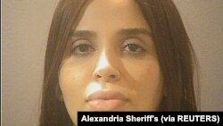 Emma Coronel Aispuro, istri gembong narkoba Meksiko Joaquin "El Chapo" Guzman, di Alexandria, Virginia, AS, diperoleh 23 Februari 2021. (Foto: Alexandria Sheriff's via REUTERS)
