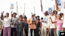 Villagers in Kampong Speu protest against Phnom Penh Sugar Company for land grabbing, in May 2010. 