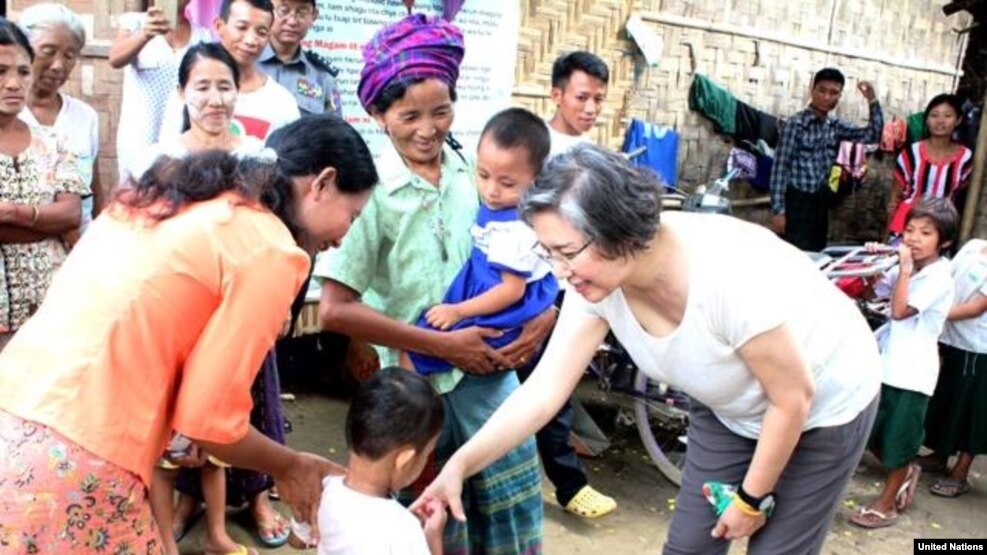 လူ႔အခြင့္အေရးဆိုင္ရာ ကုလသမဂၢ အထူးကိုယ္စားလွယ္ Ms.Yanghee Lee ကခ်င္ ဒုကၡသည္စခန္းေတြကို သြားေရာက္ေလ့လာ (ဇြန္လ ၂၀၁၆)