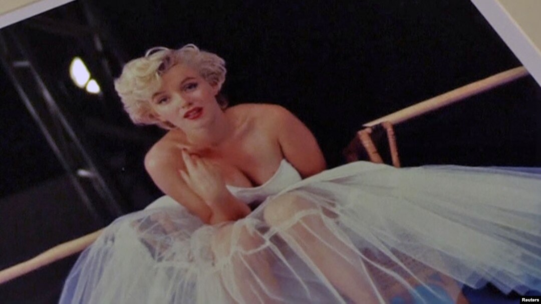 Marilyn Monroe in ballet dress print by Celebrity Collection