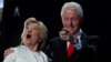 Bill Clinton, 70 ans, et peut-être bientôt "Premier gentleman"?