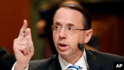 El vicesecretario de Justicia Rod Rosenstein dijo en la Subcomisión de Asignaciones del Senado que solo él tiene autoridad para despedir al fiscal especial que nombró para investigar la intereferencia rusa en las elecciones de 2016. Junio 13, 2017.