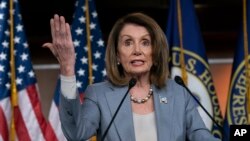 La presidenta de la Cámara de Representantes, la demócrata Nancy Pelosi, prometió un "esfuerzo metódico" por "crisis constitucional".