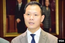 香港專業議政立法會議員、法律界選委郭榮鏗。（美國之音湯惠芸攝）