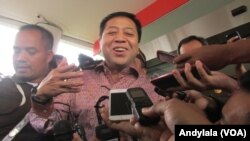 Mantan Ketua DPR Setya Novanto usai menjalani pemeriksaan di Kejaksaan Agung, Jakarta, 4 Februari 2016 (Foto: VOA/Andylala-dok)