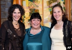 Howard Miller's daughters (from left) Wendy Miller, Sara Arnon and Julie Miller-Soros.