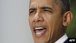 Tổng thống Obama nói chuyện tại vườn hồng Tòa Bạch Ốc sau khi Thượng viện thông qua dự luật nâng mức trần vay nợ