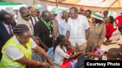 Rais Uhuru Kenyatta atembelea kituo cha kuandikisha wapiga kura mjini Embu