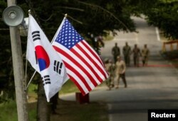 南韓與美國國旗