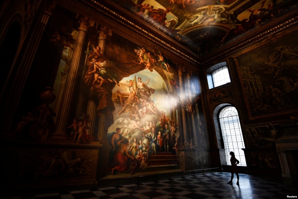   ո رб &#39; Ƽ Ȧ(The Painted Hall)&#39;  ٽ    ̼ ڰ ȭ ϰ ִ.&nbsp;