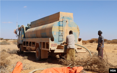 Ular 40 yoshli Anyani sikishadi