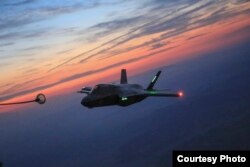 美国海军陆战队一架F-35B战机2016年5月19日在空中加油 （美国海军陆战队照片）